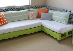 how-to-make-a-pallet-bed