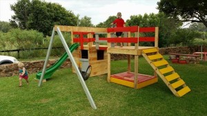 pallet-jungle-gym-for-kids