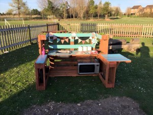 upcycled-rustic-pallet-mud-kitchen