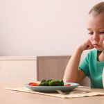 Vaikų mityba: specialistė atskleidė, ką daryti, jei atžala itin išranki…